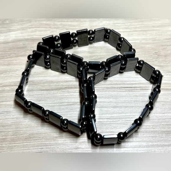 Lot Of 3 Handmade Magnetic Hematite Beaded Stretch Bracelets - Picture 4 of 4